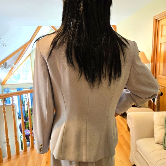 Sunny Names Pale Blue Woman's Business Suit Decorative Zipper Pockets, Size 12 - Picture 9 of 13